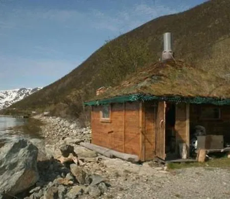 Karens Rorbuer * Komagfjord